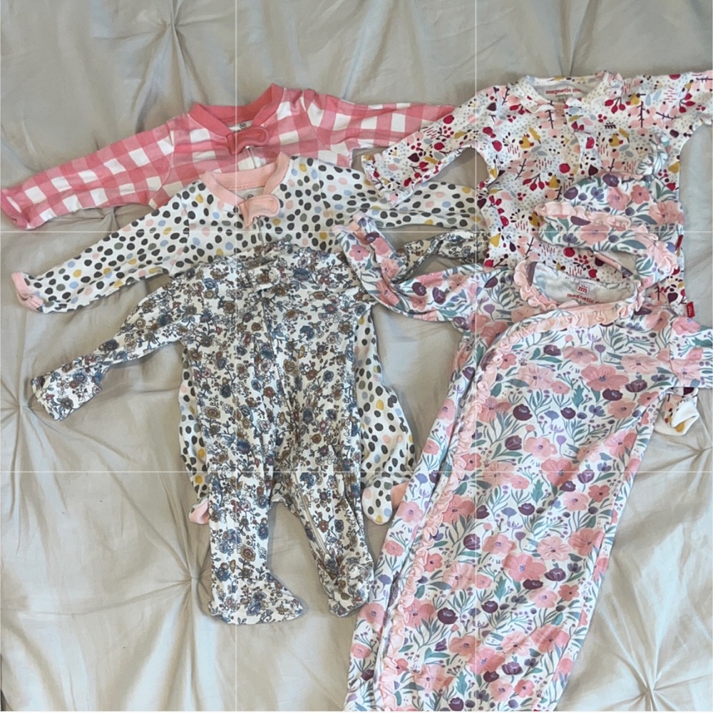 5 Organic Newborn Onesies